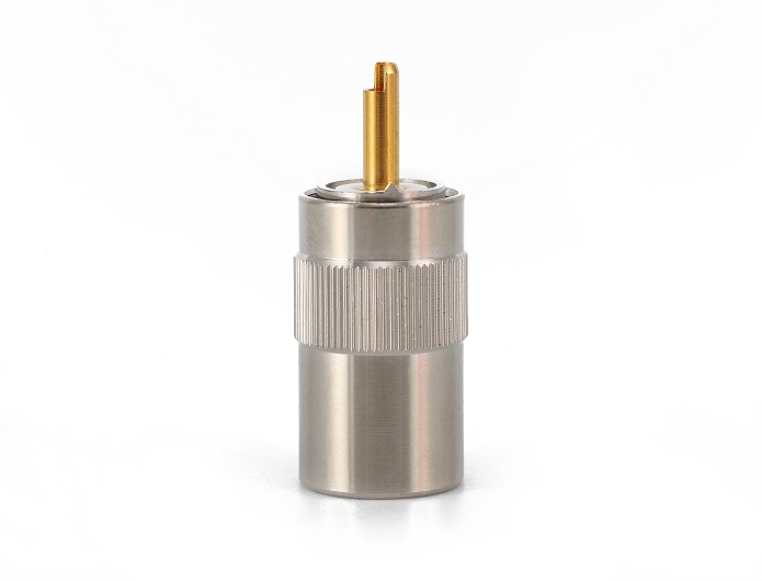 用于 213 电缆的 UHF 公头射频连接器