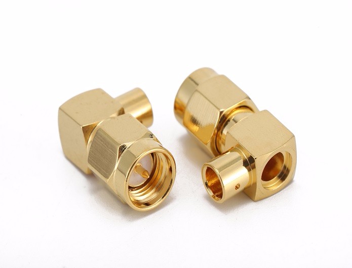img 1 of 用于 141 电缆的 SMA 公头直角射频同轴连接器