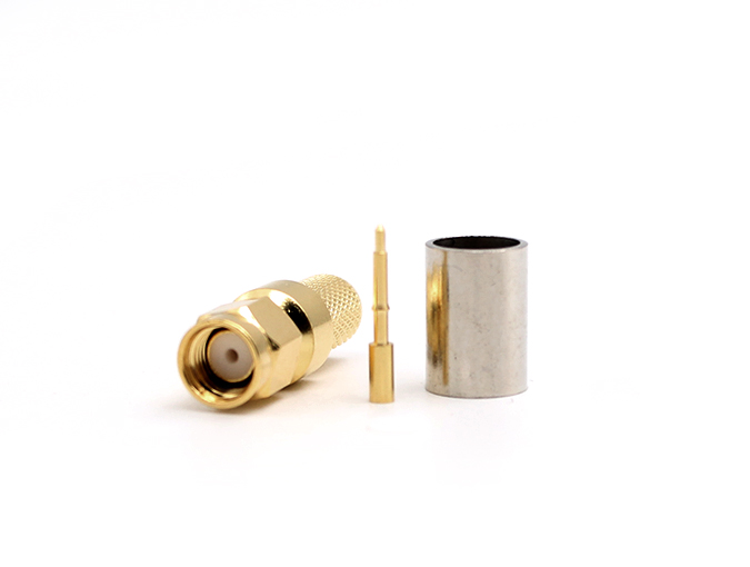 用于 LMR300 电缆的 SMA 公头射频连接器，压接式