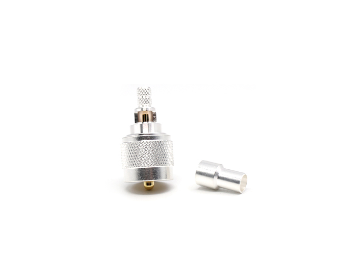 用于 LMR240 电缆压接的 UHF 公头射频连接器