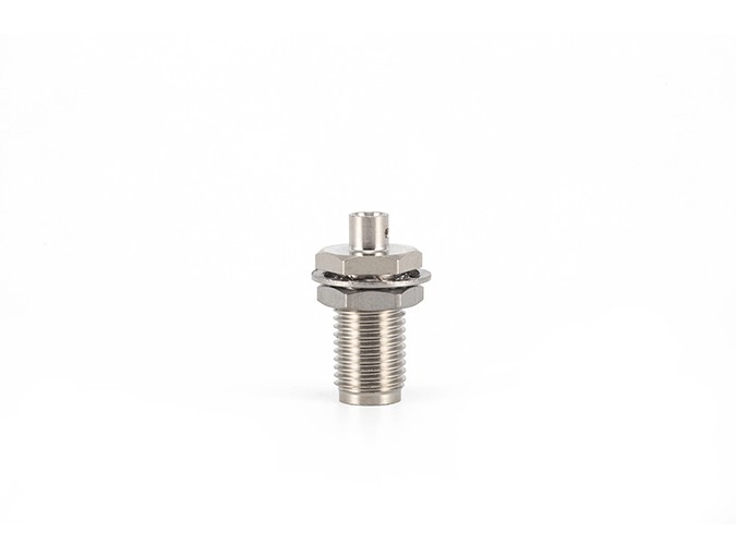 img 1 of 用于 0.086 电缆的 SMA 母头隔板连接器