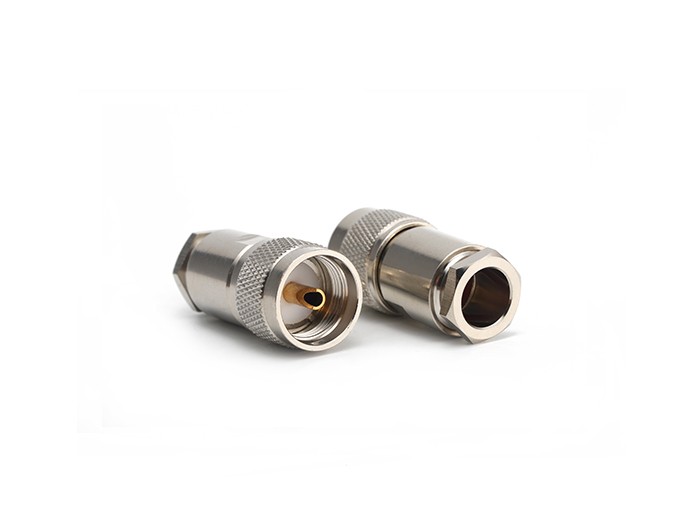 img 2 of 用于 RG214 电缆的 UHF 公头连接器