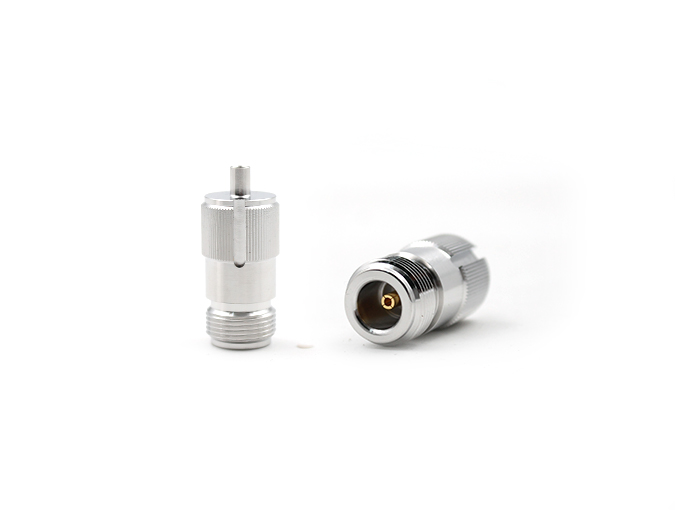 用于RG141电缆的N型直通母头连接器