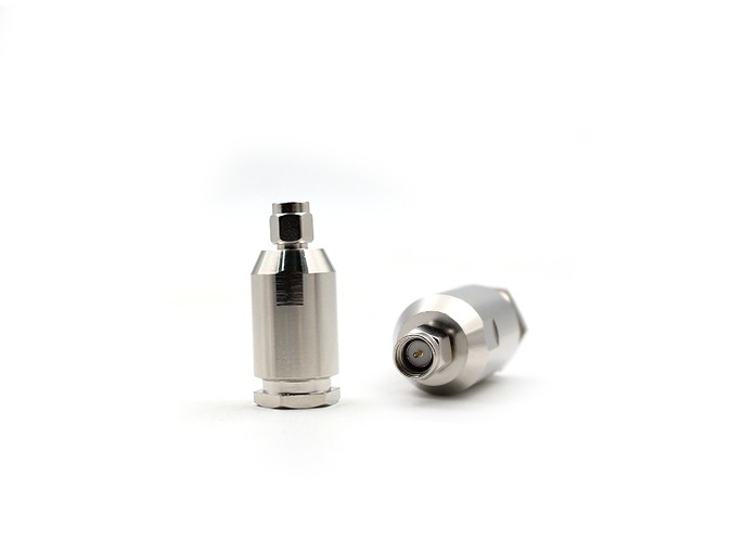 img 1 of 用于 LMR400 电缆的 SMA 公头射频连接器