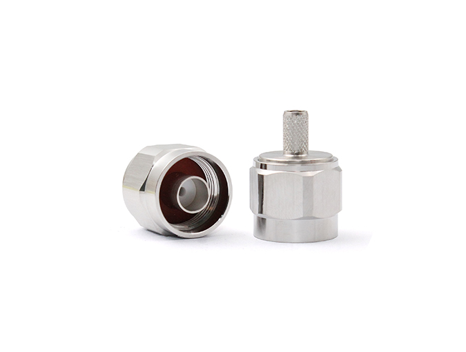 用于 LMR240 电缆的 N 型公头连接器