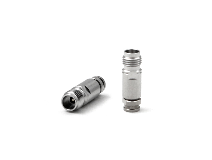2.4 母头不锈钢连接器，适用于 Gore3507 电缆