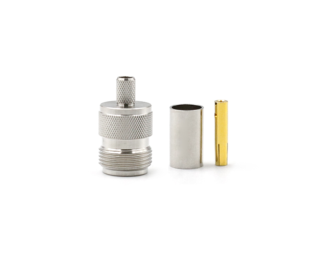 用于 LMR240 电缆的 N 型母头连接器