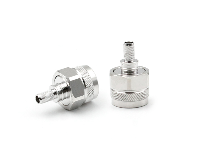 用于 LMR240 电缆的 N 型公头连接器