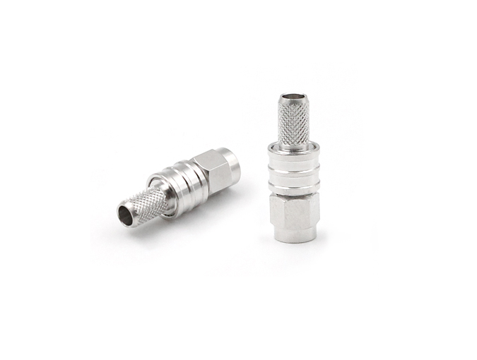 用于 LMR240 电缆的 SMA 公头连接器