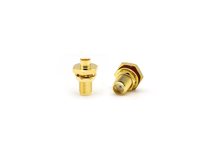 用于 141 电缆的 SMA 母头隔板式射频同轴连接器