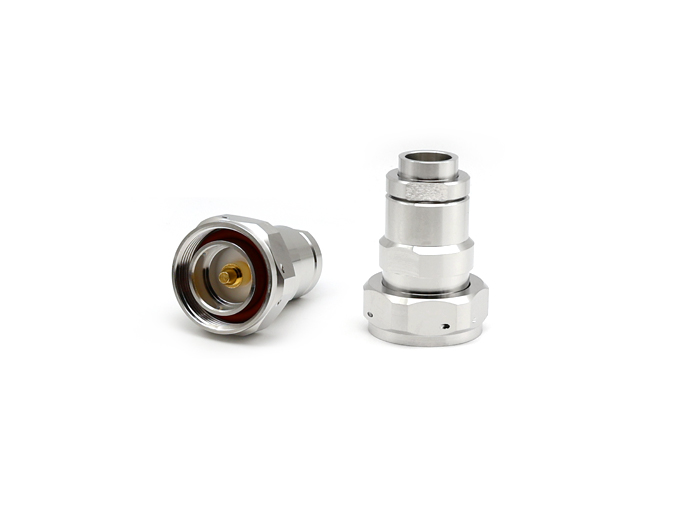 用于 TLA1200 电缆的 L29/DIN 公头连接器