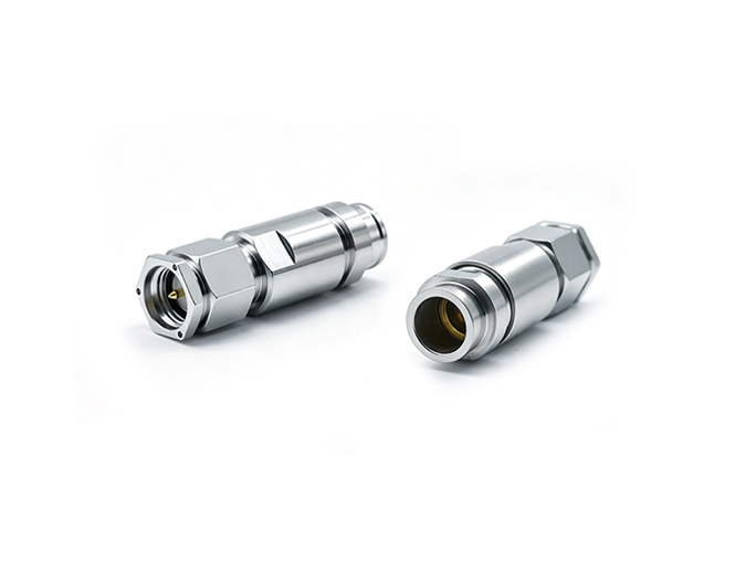 SMA 公头射频同轴连接器，适配 CXN3449 电缆压接装配