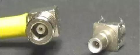 8901575958798171.jpg Female and male SMB connectors